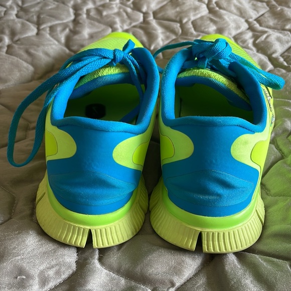 Nike Free Run Shoes - Picture 6 of 11